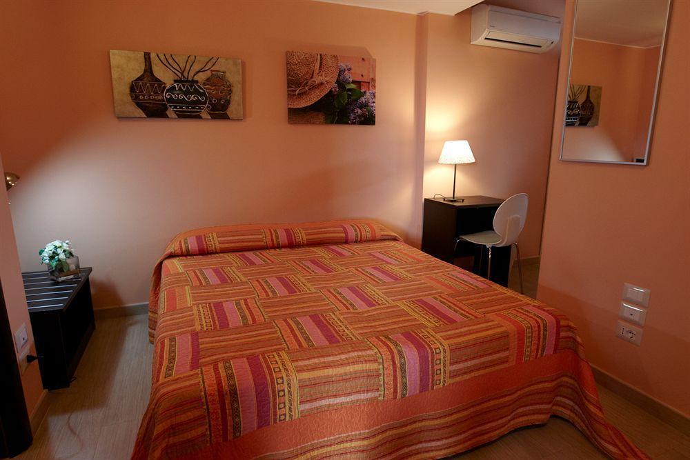 B&B Il Girasole Capo dʼOrlando Buitenkant foto